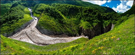 Очень хочется вниз, к водичке. Очень хочется вниз, к водичке.