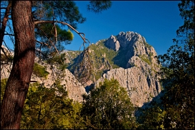 Восточный  контрфорс массива Çükür-Dağ (1023м). 